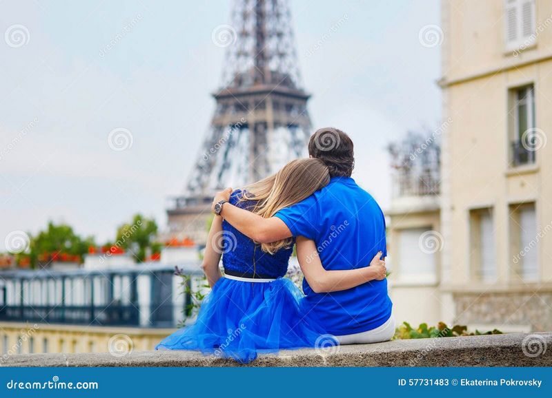 Sites For Locating Serious Relationships, According To Therapists